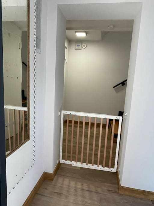 לאון Oak House Oakplacescom מראה חיצוני תמונה